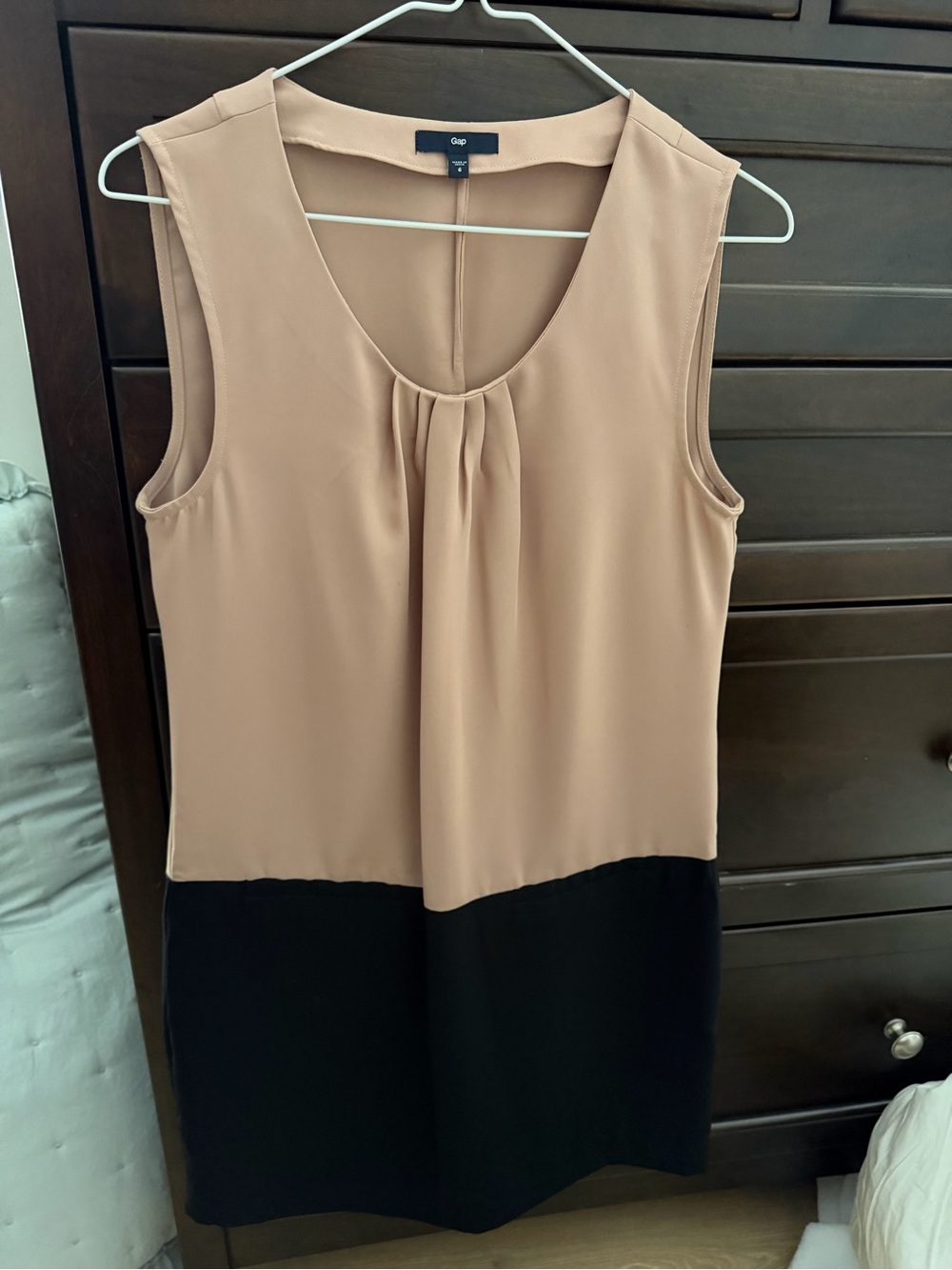 GAP Two-Tone Sleeveless Shift Dress in Tan and Black
